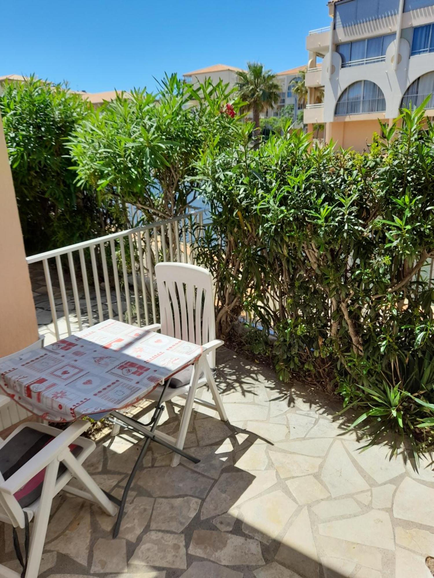 T2 Neuf Climatise A Sete 200M Plage, Parking 외부 사진